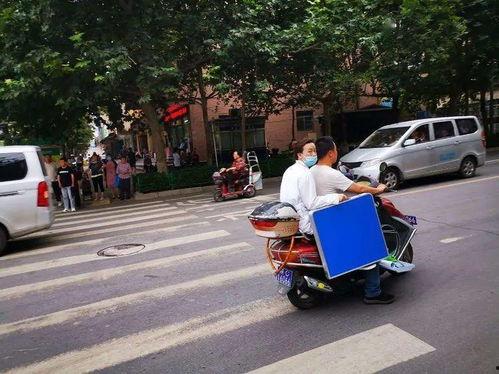 红绿灯汽车爆料视频,揭秘行车安全与智慧交通
